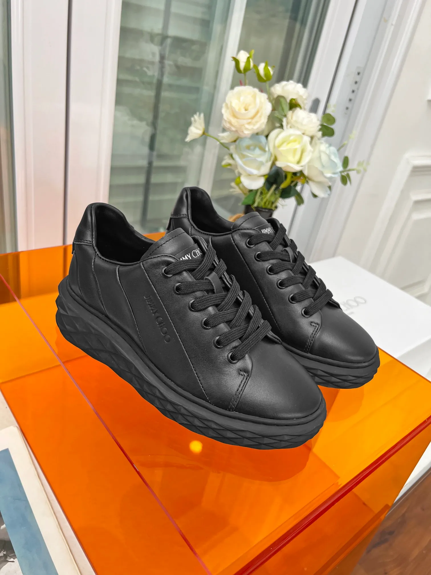 👟👟Ex-factory price 560👟👟 (splicing) Jimmy choo Jimmy Choo 2024 spring and summer Jc new Diamond A new series of sports shoes🔥The uppers are made of original imported cowhide stitching🎵The soles are made of brand elements to prevent diamond multi-faceted cutting to create a three-dimensional sense💥The gradually thinner and thicker design of the soles makes the shoes more comfortable on the feet without the slightest sense of oppression🌹A fashionable, comfortable, versatile and luxurious Diamond sports shoe is worth owning🧚‍♀️ Fabric: Original imported top layer 🐂cowhide Lining: Imported🐑Sheepskin Feet: Original injection molded 🐑 Sheepskin Outsole: Original glass glue combined sole Size: 34-41 (custom-made sizes 34.41 are non-refundable)